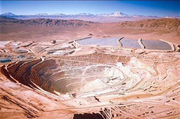 شرکتهای معدنکاری کانادایی در میان علاقه مندان به خرید معدن مس سررو کلرادوی بی اچ پی در شیلی