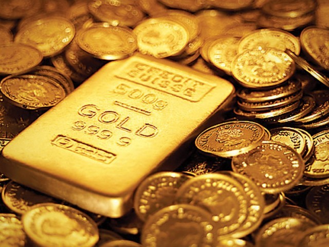 طلا در بازار داخل ۴۱۹ هزار تومانی شد/ هر اونس طلای جهانی نزدیک ۱۳۰۰ دلار معامله می شود
