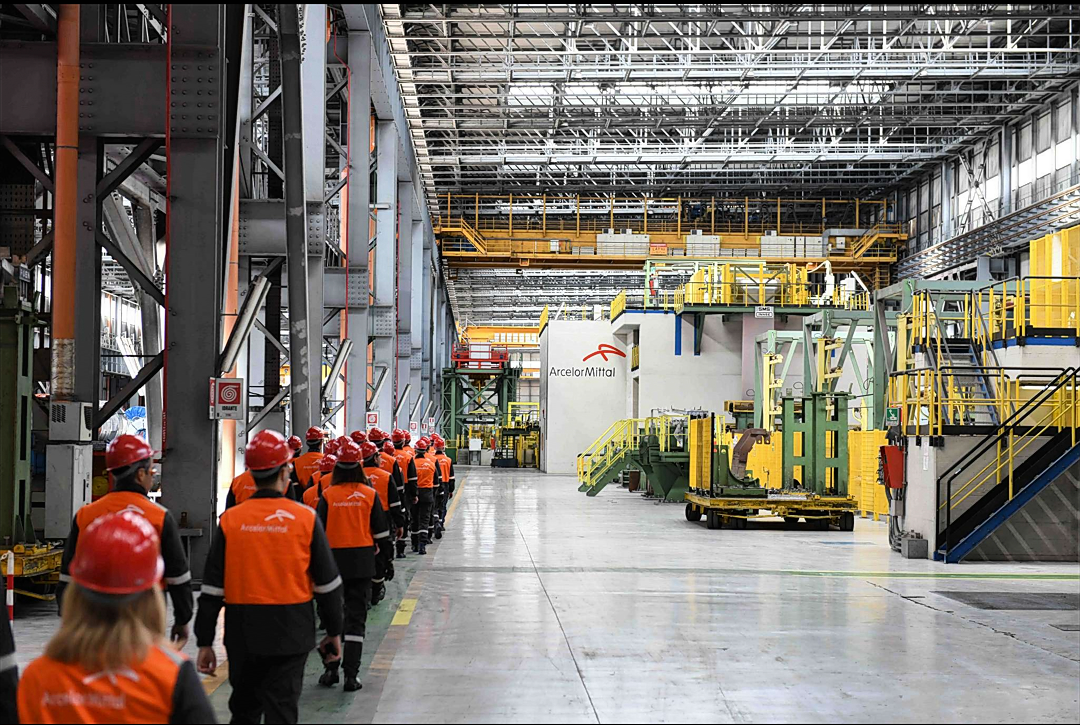 اخراج ۱۴۰۰ کارگر کارخانه ایتالیایی آرسلورمیتال/ درخواست ۴۵ مدیر اجرایی فولاد اروپا برای تقویت اقدامات حفاظتی و وضع تعرفه های وارداتی