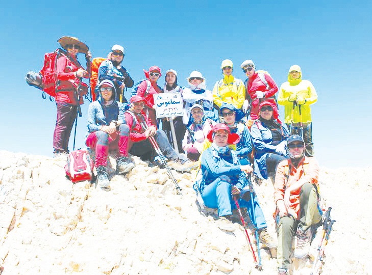 گروه کوهنوردی بانوان شاغل فولاد مبارکه بر فراز سماموس