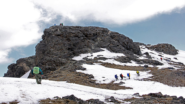 صعود کوهنوردان ذوب آهن به قله کرکس