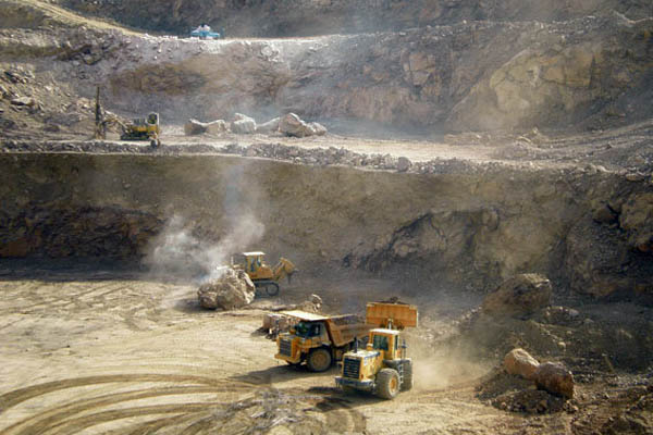 استخراج بیش از ۲ میلیون تن ماده معدنی از معادن استان خراسان شمالی